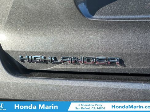 Used 2023 Toyota Highlander L image 36