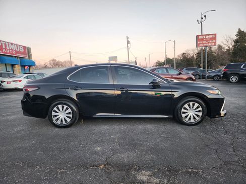 Used 2022 Toyota Camry LE image 8
