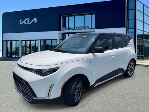 Certified 2025 Kia Soul EX FWD image 3