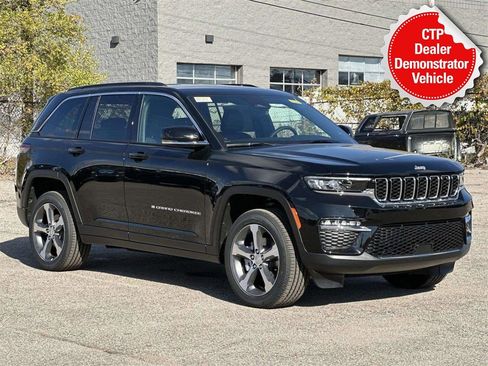 New 2025 Jeep Grand Cherokee Limited image 1