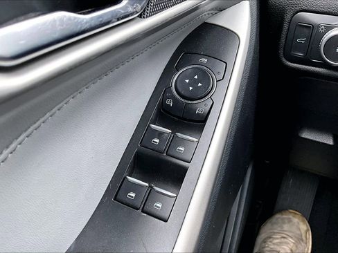 Used 2022 Ford Explorer XLT w/ Equipment Group 202A image 35