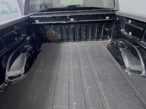 Used 2021 Chevrolet Colorado LT w/ Safety Package image 34