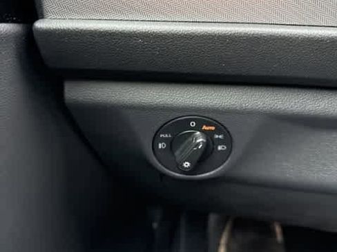 Used 2019 Volkswagen Jetta R-Line image 18