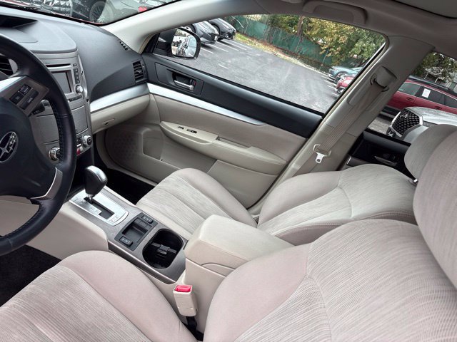 Used 2014 Subaru Outback 2.5i Premium w/ Moonroof Package AWD/4WD image 5