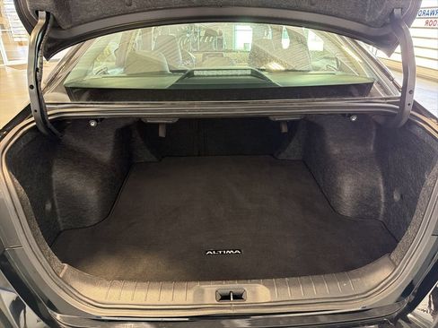 Used 2025 Nissan Altima 2.5 SV FWD image 27