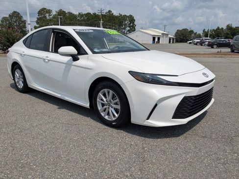 Used 2025 Toyota Camry LE FWD image 2