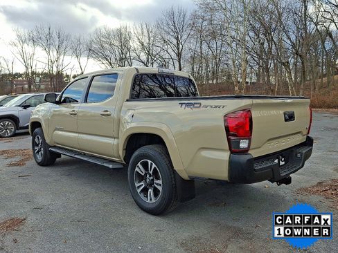 Used 2019 Toyota Tacoma TRD Sport image 6