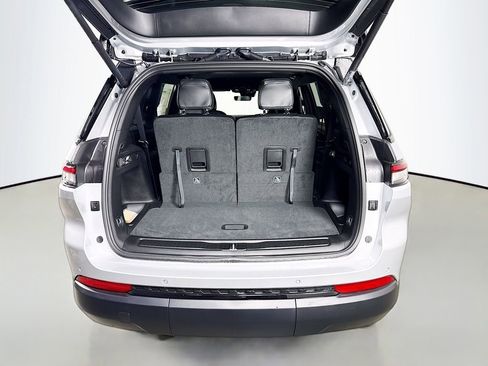 New 2025 Jeep Grand Cherokee L Laredo image 14