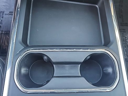 Used 2024 GMC Sierra 2500 SLT w/ SLT Premium Package image 27