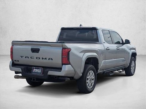 Used 2025 Toyota Tacoma SR5 image 5