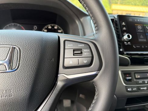 Certified 2025 Honda Ridgeline Sport image 18