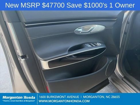 Used 2025 Genesis GV70 2.5T AWD/4WD image 13