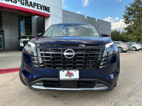 Used 2026 Nissan Pathfinder SL AWD/4WD image 3