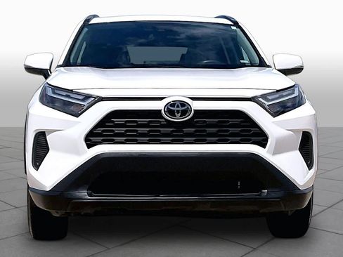 Used 2025 Toyota RAV4 XLE FWD image 4