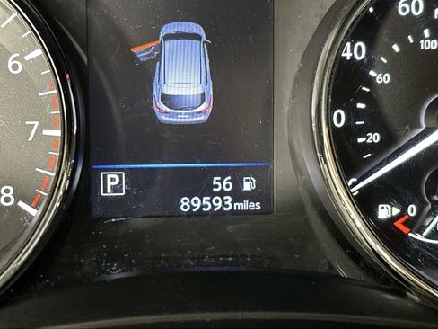 Used 2021 Nissan Rogue Sport S image 19