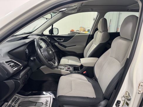 Used 2019 Subaru Forester Premium image 4