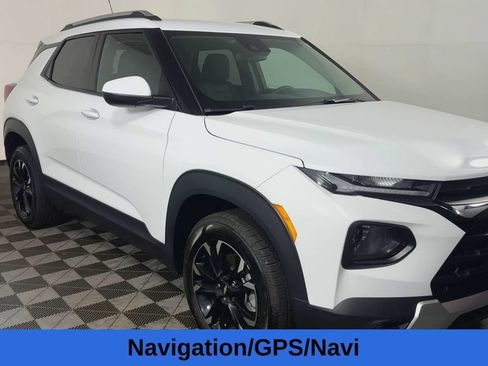Used 2022 Chevrolet TrailBlazer LT w/ LPO, Blackout Package AWD/4WD image 5
