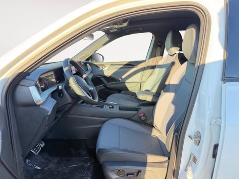 New 2026 Volkswagen Tiguan SE R-Line image 10