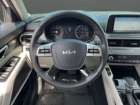 Used 2022 Kia Telluride EX w/ EX Premium Package FWD image 15