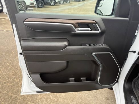 Used 2022 Chevrolet Silverado 1500 LT image 19