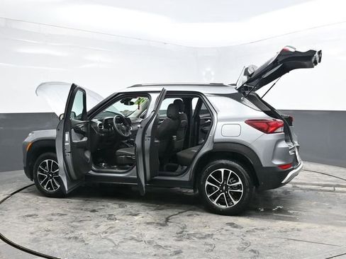 Used 2025 Chevrolet TrailBlazer LT w/ Driver Confidence Package image 44