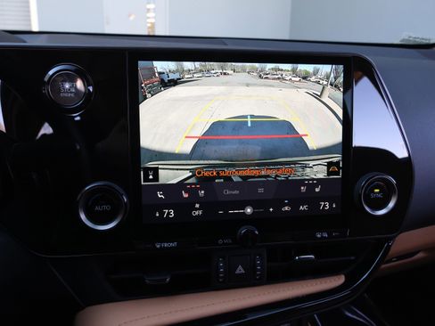 Used 2025 Lexus NX 250 FWD w/ Towing Package (2000 Lbs) image 26