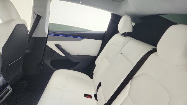 Used 2026 Tesla Model Y AWD image 39