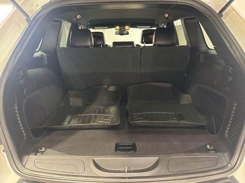 Used 2015 Jeep Grand Cherokee Laredo w/ Quick Order Package 23E AWD/4WD image 36