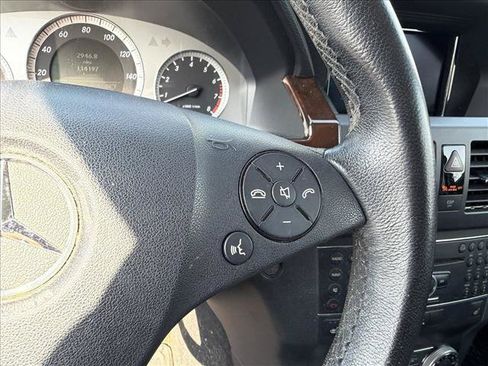 Used 2010 Mercedes-Benz GLK 350 4MATIC image 15