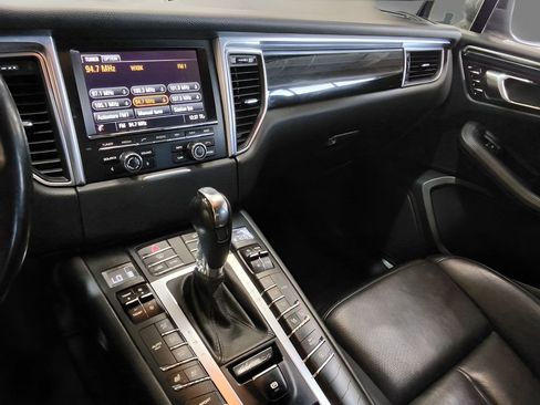Used 2015 Porsche Macan S AWD/4WD image 21