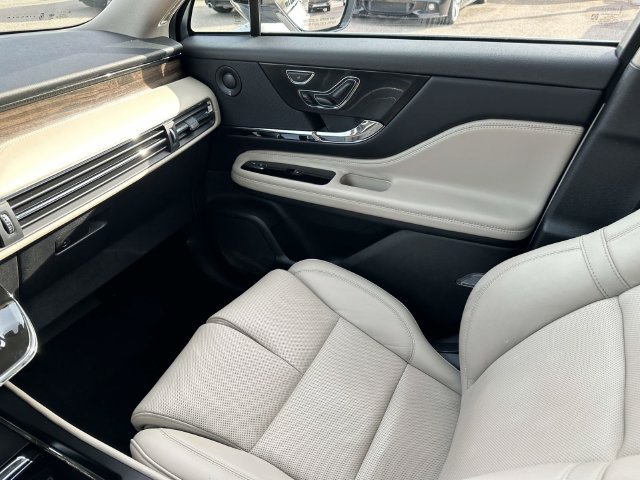 Used 2025 Lincoln Corsair Grand Touring w/ Equipment Group 302A AWD/4WD image 38