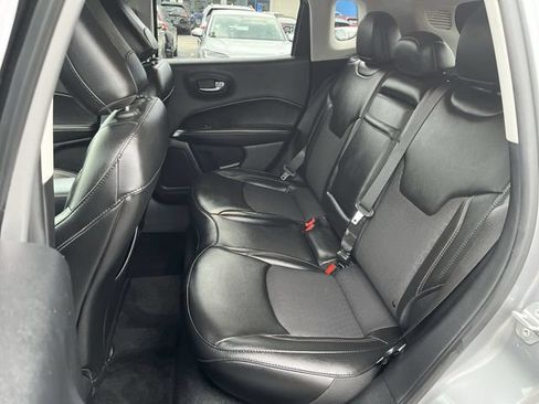 Used 2019 Jeep Compass Latitude AWD/4WD image 25