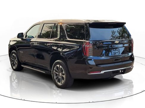 Used 2025 Chevrolet Tahoe LS RWD image 2