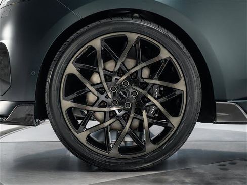 New 2025 Land Rover Range Rover Long Wheelbase Autobiography image 15