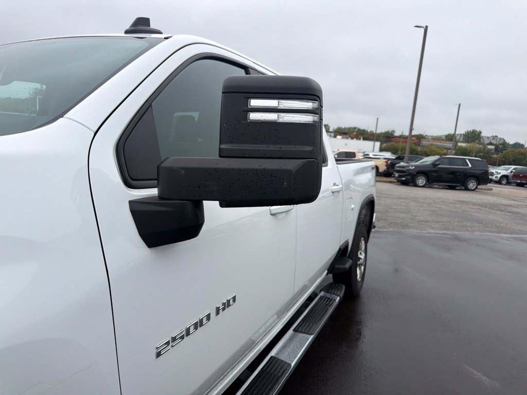 Used 2025 Chevrolet Silverado 2500 LT w/ Convenience Package AWD/4WD image 5