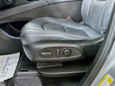 Used 2023 Buick Enclave Essence FWD image 18