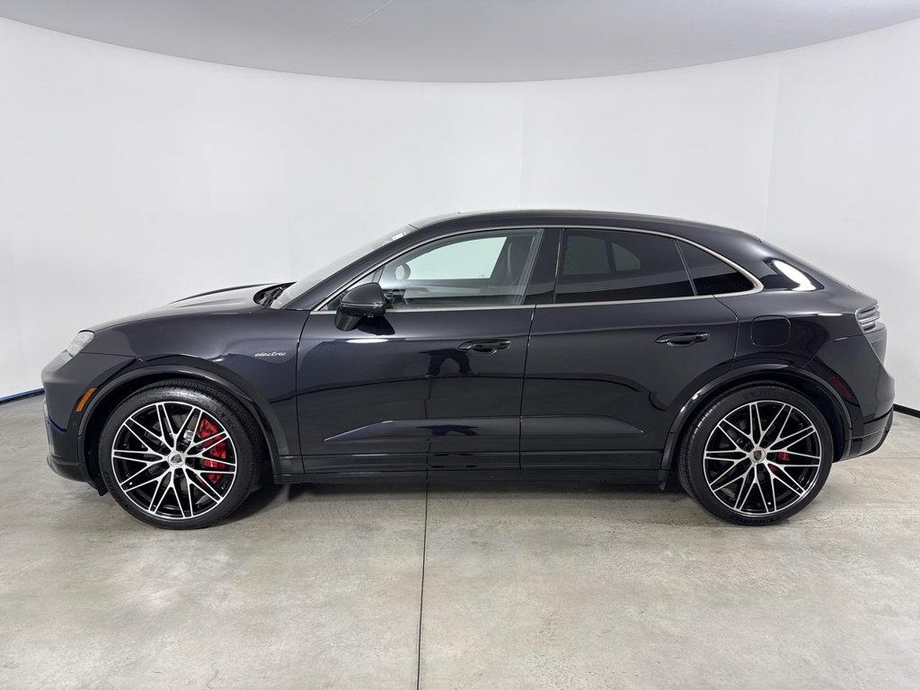 Certified 2025 Porsche Macan Turbo Electric AWD/4WD image 2
