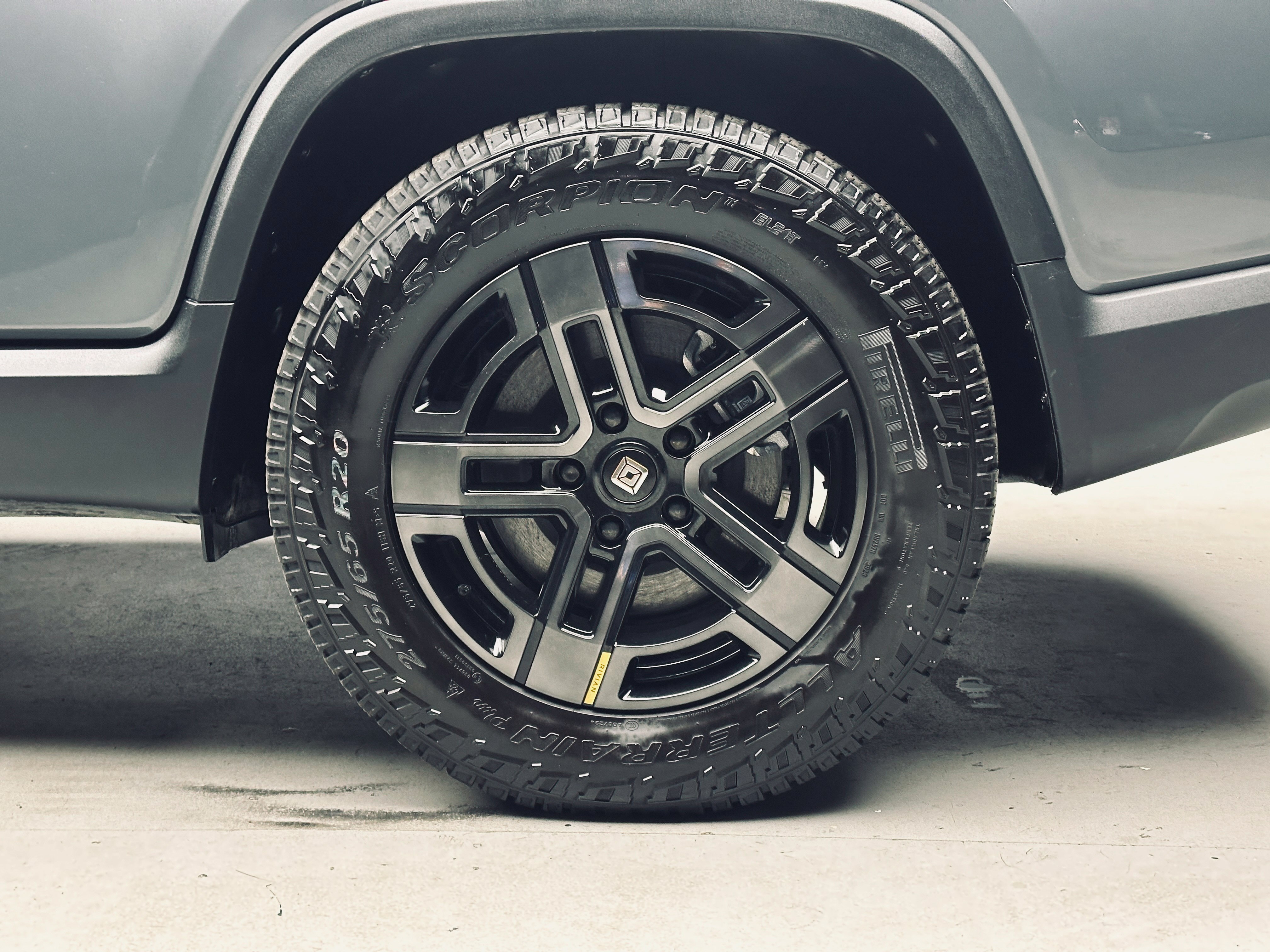 Used 2024 Rivian R1T Adventure Dual AWD/4WD image 33