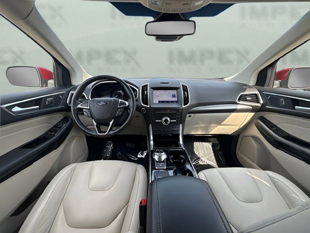 Used 2019 Ford Edge Titanium FWD image 11