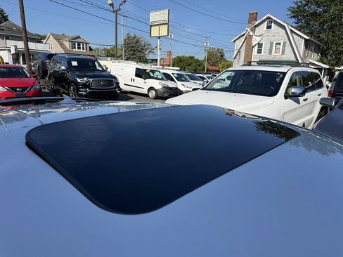 Used 2019 MAZDA MAZDA3 Hatchback w/ Premium Package FWD image 26
