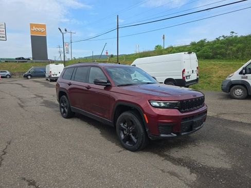 Certified 2023 Jeep Grand Cherokee L Laredo AWD/4WD image 2
