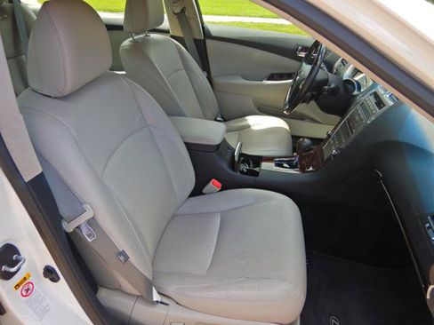 Used 2011 Lexus ES 350 FWD image 16