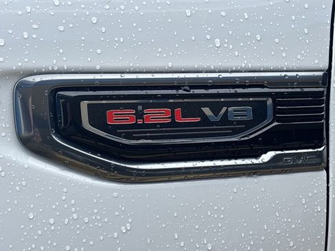 Used 2025 GMC Sierra 1500 AT4 w/ Technology Package AWD/4WD image 12