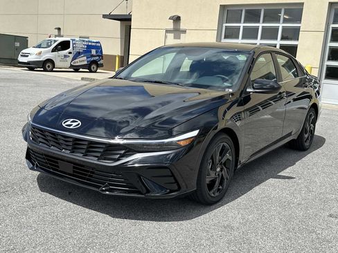 New 2026 Hyundai Elantra SEL Sport Premium FWD image 3