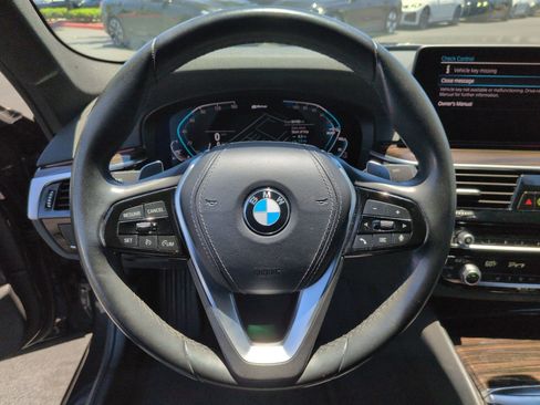 Used 2021 BMW 530e w/ Parking Assistance Package RWD image 18
