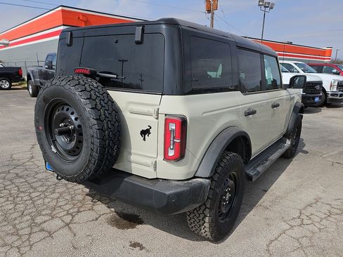 New 2026 Ford Bronco Outer Banks image 11