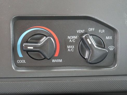 Used 2013 Ford E-250 and Econoline 250 image 26