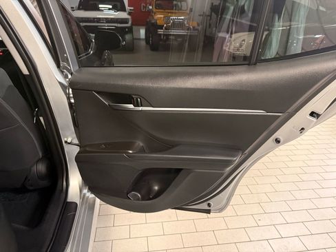 Used 2022 Toyota Camry LE image 23