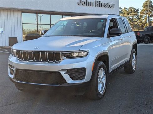 New 2025 Jeep Grand Cherokee Laredo X image 4