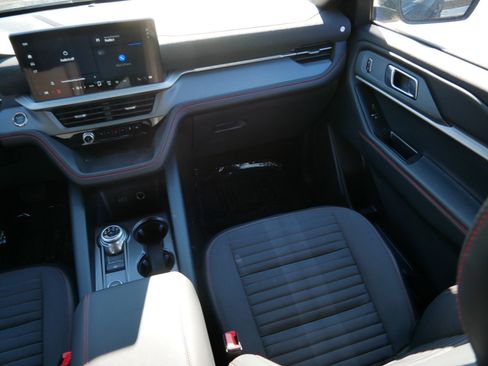 Used 2026 Ford Explorer ST-Line w/ ST-Line Street Pack AWD/4WD image 11